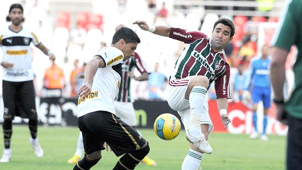 Renato e Deco na partida entre Fluminense e Botafogo final carioca (Foto: André Durão / Globoesporte.com)