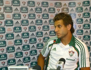 Rafael Moura coletiva Fluminense (Foto: Marcelo Baltar / Globoesporte.com) Rafael Moura coletiva Fluminense (Foto: Marcelo Baltar / Globoesporte.com)