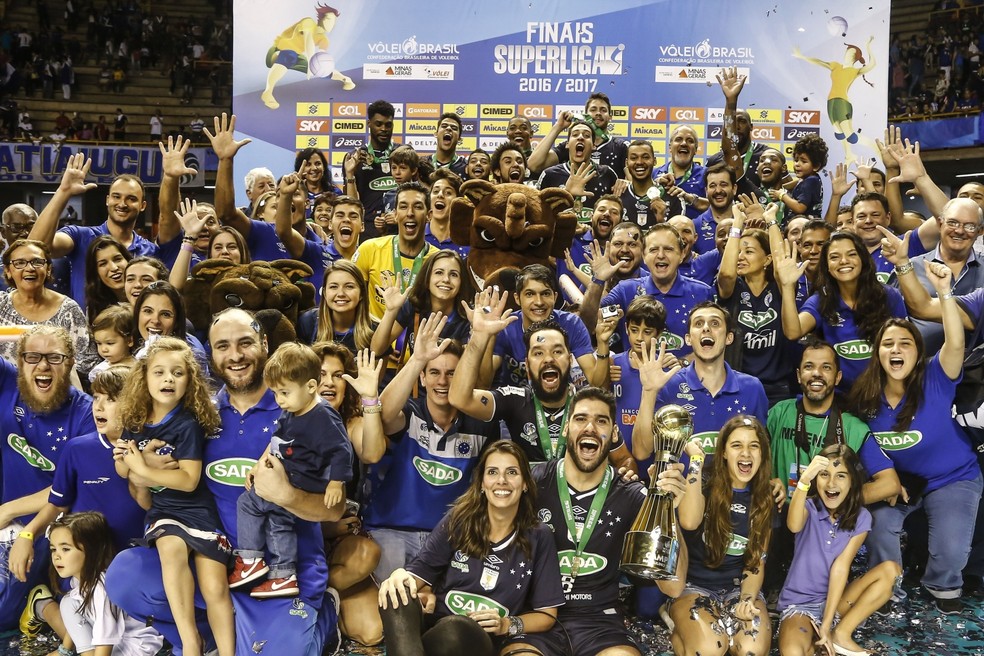 A festa do Cruzeiro, campeão da última edição da Superliga masculina (Foto: Divulgação/Inovafoto/CBV)