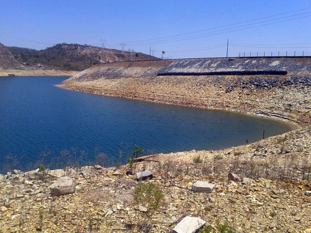 Atualmente, nível da represa está em 755,53 metros, com apenas 20,80% (Foto: Tiago Campos)
