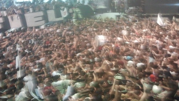 torcida corinthians gol (Foto: Diego Ribeiro / globoesporte.com)