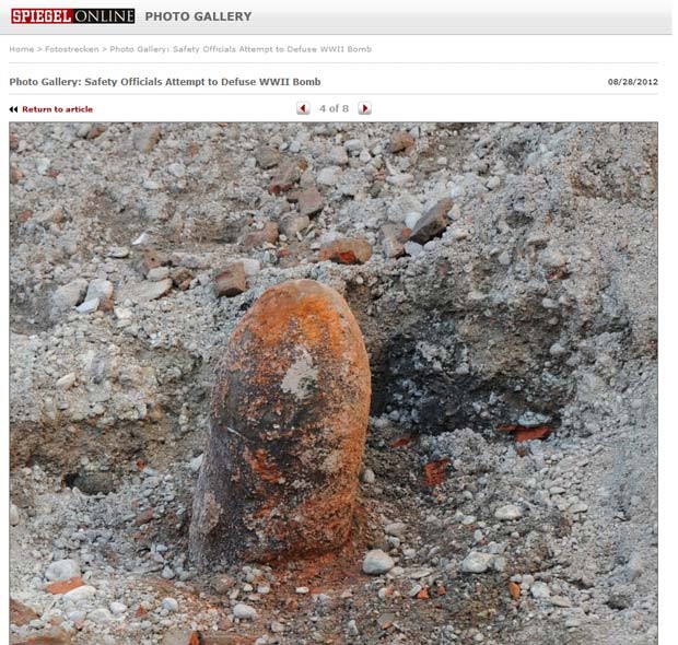 Foto de jornal local mostra bomba encontrada em Munique (Foto: Reprodução)