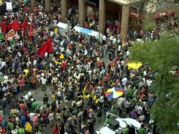 G Manifestantes Entram Em Confronto Bm Em Protesto Em Porto