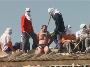 Rebelião de presos no Paraná (Gnews) (Foto: Reprodução GloboNews)