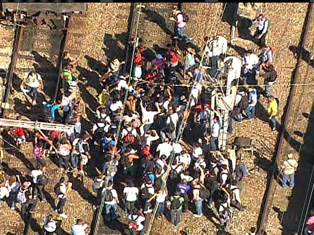 Trens pararam de circular por segurança (Foto: Reprodução/TV Globo)