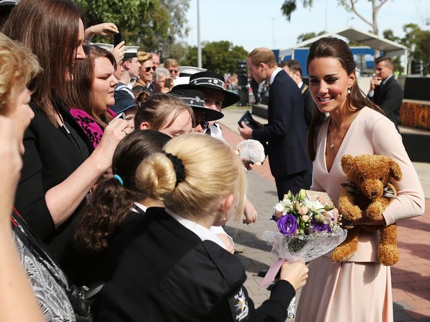 Kate Middleton em centro comunitário em Adelaide, na Austrália (Foto: Morne de Klerk/ AFP)