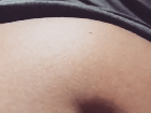 Carolina Kasting mostra bebê se mexendo dentro da barriga