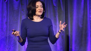 Sheryl Sandberg, responsável pelas operações do Facebook, falou com publicitários e representantes de marcas nesta quarta-feira. (Foto: Mike Segar/Reuters)
