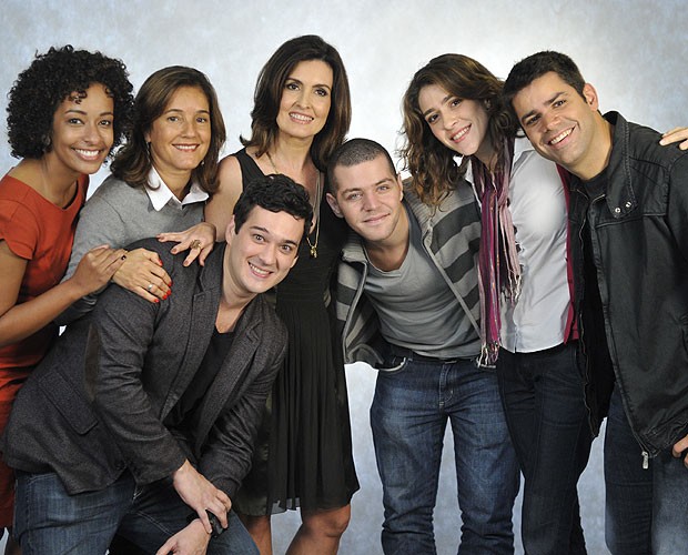 A equipe de "Encontro com Fátimas Bernardes": Aline Prado, Lilia Teles, Fátima Bernardes, Marcos Vera, Gabriela Lian, Lair Rennó e Marcos Vera (à frente) (Foto: Renato Rocha Miranda/TV Globo) A equipe de "Encontro com Fátimas Bernardes": Aline Prado, Lilia Teles, Fátima Bernardes, Marcos Vera, Gabriela Lian, Lair Rennó e Marcos Vera (à frente) (Foto: Renato Rocha Miranda/TV Globo)