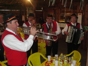 Bandinhas alemãs animam a Festa Colinial, em Canela (Foto: Divulgação/Canela)