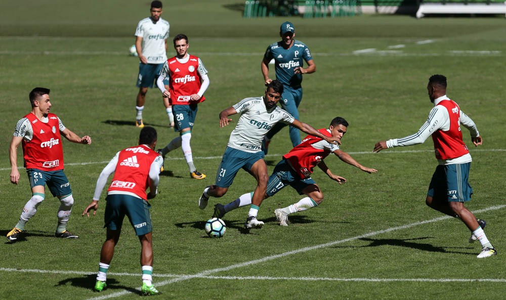 Deyverson estreia na arena, e Palmeiras encerra preparação para pegar o Vitória