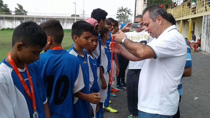 Equipe mirim da escola Elza Breves é campeã de futebol de campo (Foto: Divulgação/Secom)