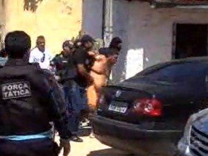 Homem foi preso na Lagoa Seca (Foto: Marcélio Bezerra/TV Verdes Mares)
