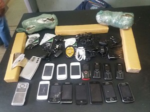 Materiais apreendidos (Foto: Divulgação/Presídio de Salgueiro)