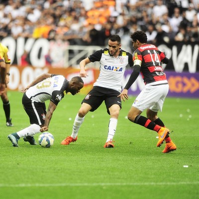 Renato Augusto vê Corinthians com 