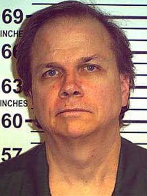 Mark David Chapman em foto de maio de 2012, divulgada pelo Departamento Penal de Nova York (Foto: Reuters)