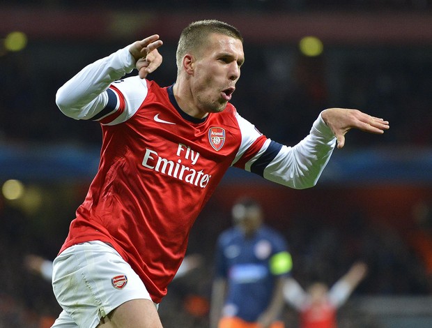 Podolski comemora gol do Arsenal contra o Montpellier (Foto: Agência Reuters)