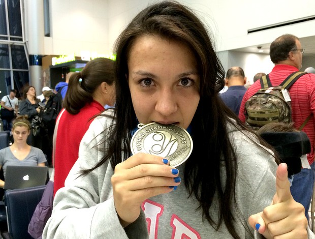 Amanda Ribas MMA medalha (Foto: Ivan Raupp)