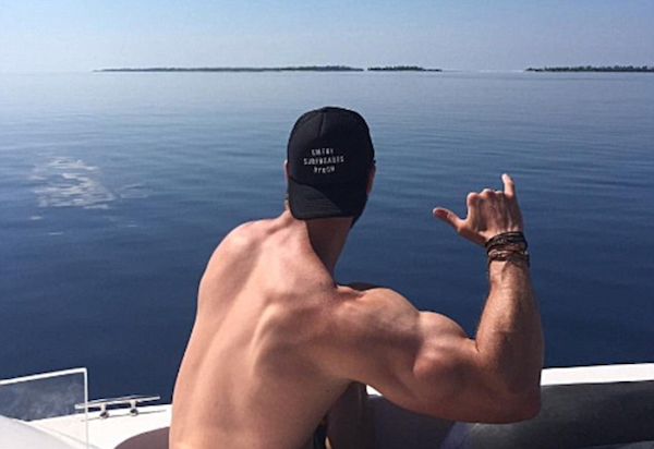 Chris Hemsworth diz que sua mulher não gostou de seu corpo