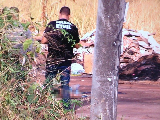 Jovem é encontrada morta no Morro do Mendanha em Goiânia Goiás (Foto: Reprodução/TV Anhanguera)