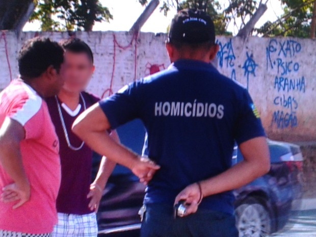 G1 Homem é baleado tiro no rosto em ponto de ônibus em Teresina