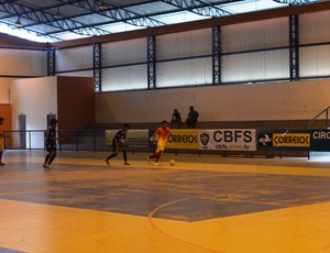 Oito equipes disputaram os jogos no final de semana pelo Circuito Estadual Correios de Futsal Sub-17 (Foto: Herianne Cantanhede)