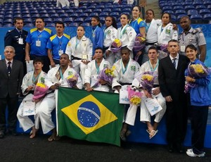 seleção feminina campeã mundial militar de judô (Foto: Reprodução/Facebook)