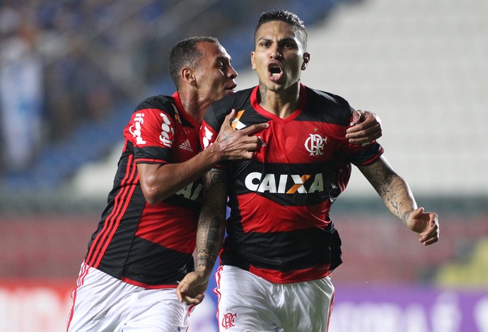 Torcedores do Flamengo criticam promessa da base que saiu do clube