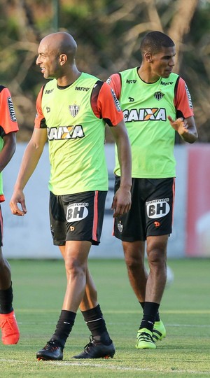 Leonardo Silva e Ronaldo forma dupla de zaga pela primeira vez no Galo (Foto: Bruno Cantini / CAM) Leonardo Silva e Ronaldo forma dupla de zaga pela primeira vez no Galo (Foto: Bruno Cantini / CAM)