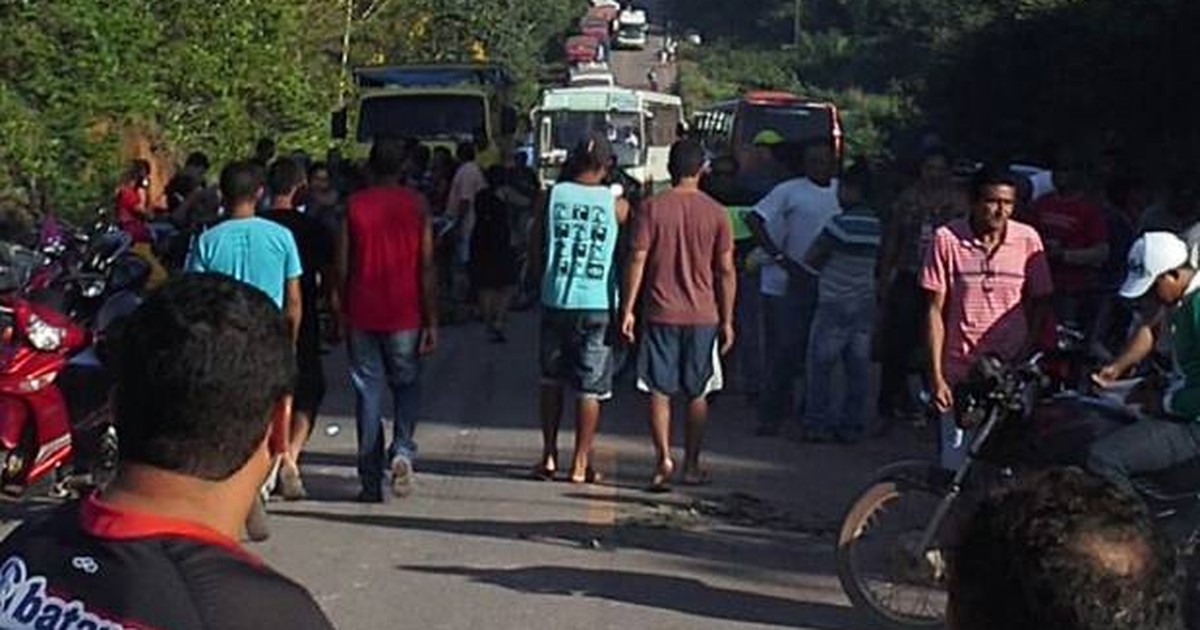 G1 Manifestantes interditam rodovia PA 252 em Acará notícias em Pará