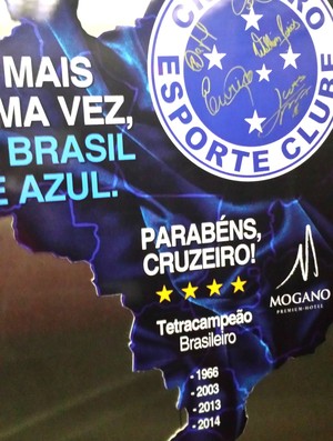 Recepção ao campeão: Cruzeiro recebe homenagem em hotel no sul