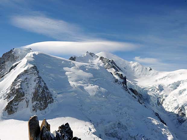 O Mont Blanc, nos Alpes franceses, em imagem de arquivo de setembro de 2010. (Foto: Jean-Pierre Clato / AFP Photo)