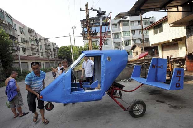 [Internacional] Chinês gasta mais de US$ 1,6 mil para construir helicóptero caseiro  Motocicleta_02