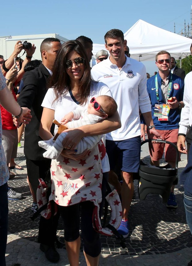 Michael Phelps com a família (Foto: André Freitas e Marcelo Sá Barreto/ Ag. News)