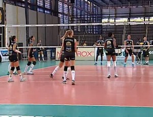 Praia Clube treinamentos jogo contra Campinas (Foto: Reprodução/TV Integração)