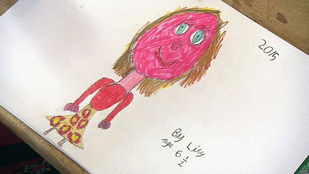 Meninas agora são aceitas pelos colegas e professores na escola (Foto: BBC)