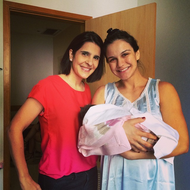 Vanessa Riche e Kyra Gracie com a pequena Ayra (Foto: reprodução/instagram)
