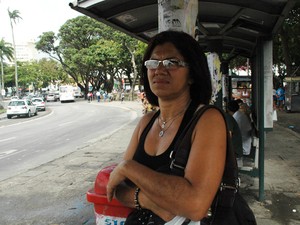 A dona de casa se diz humilhada com a situação que enfrentou na manhã desta terça-feira (5) (Foto: Jorge Machado/G1)