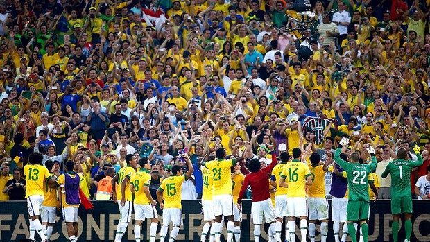 jogadores brasil torcida final copa das confederações (Foto: Agência Reuters)