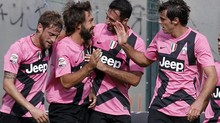 Pirlo marca à la Ronaldinho, e
Juventus bate Siena no sufoco (Agência AP)