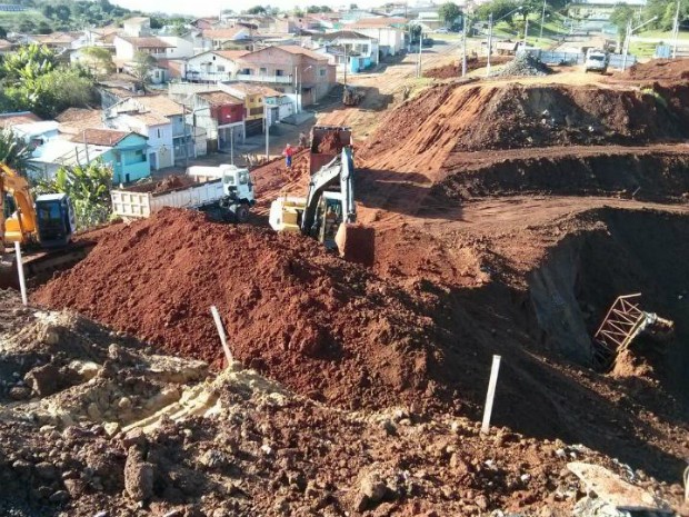 Obras devem continuar por mais três meses (Foto: Cláudio Nascimento/ TV TEM)