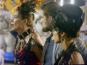 Marta fala com família sobre situação de Cora (Foto: TV Globo) Marta fala com família sobre situação de Cora (Foto: TV Globo)