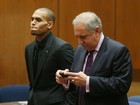 Chris Brown rejeita acordo judicial após agredir homem, diz site