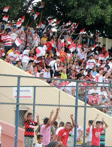 Torcida River-PI (Foto: Náyra Macêdo/GLOBOESPORTE.COM) Torcida River-PI (Foto: Náyra Macêdo/GLOBOESPORTE.COM)