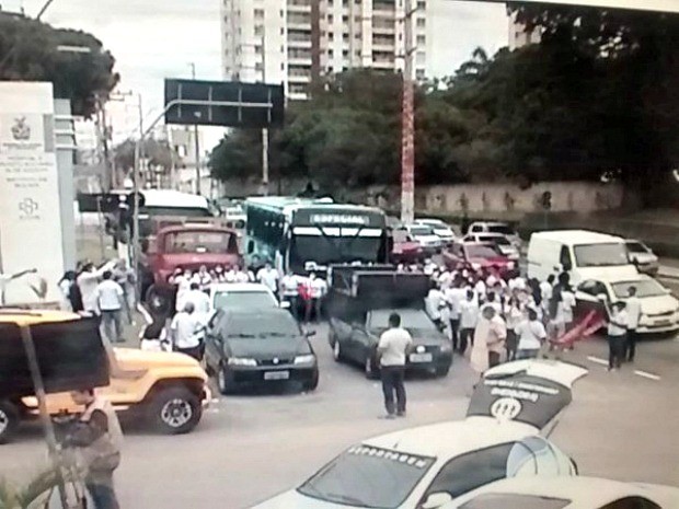 Protesto ocorreu em frente ao 28 de Agosto (Foto: Manaustrans/Divulgação)