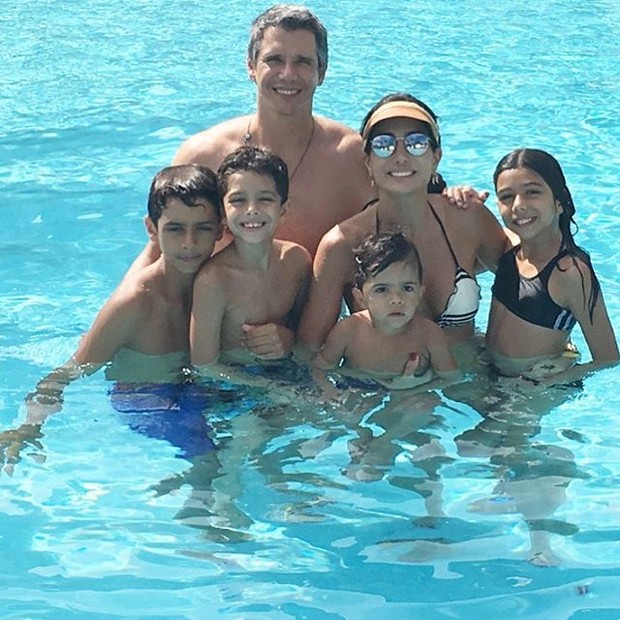 Márcio Garcia e a família (Foto: Reprodução / Instagram)