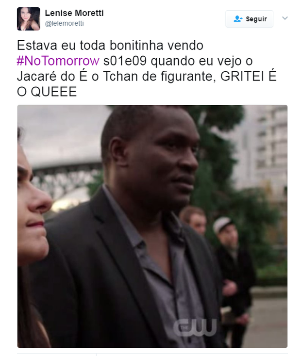 Jacaré do É o Tchan faz figuração em série (Foto: Reprodução/Twitter)