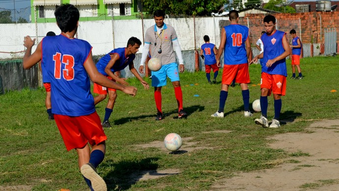 Início dos treinos técnicos com bola, do Rio Branco Sub-20 (Foto: Quésia Melo)