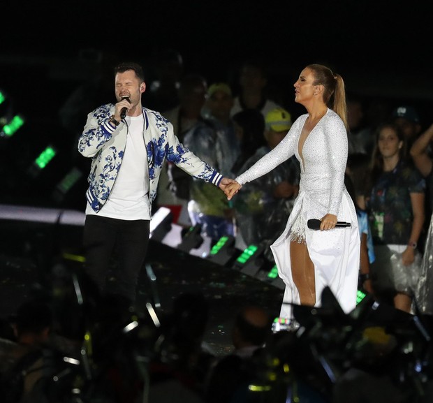 Ivete Sangalo e Calum Scott cerimônia de encerramento da Paralimpíada (Foto: Glaucon Fernandes/AgNews)