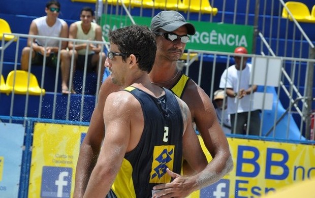 ricardo e pedro cunha volei de praia maceió (Foto: Pedro Luiz/CBV)